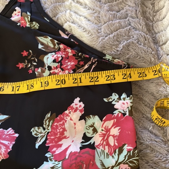 NWOT Rue+ Zip Up Vneck Floral Tank Top with Double-Straps, Size 2x - Picture 6 of 6